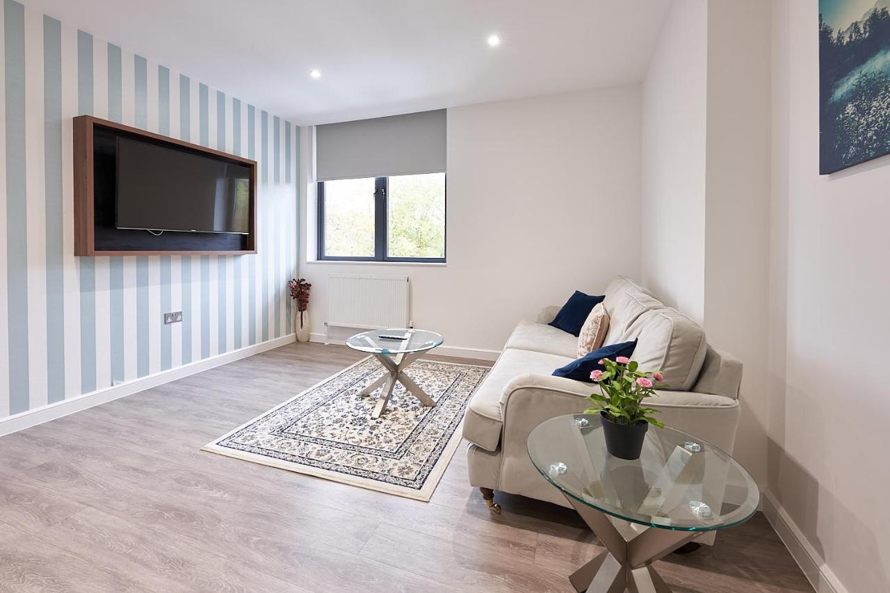 Luxustay Milburn House Milton Keynes Exterior foto